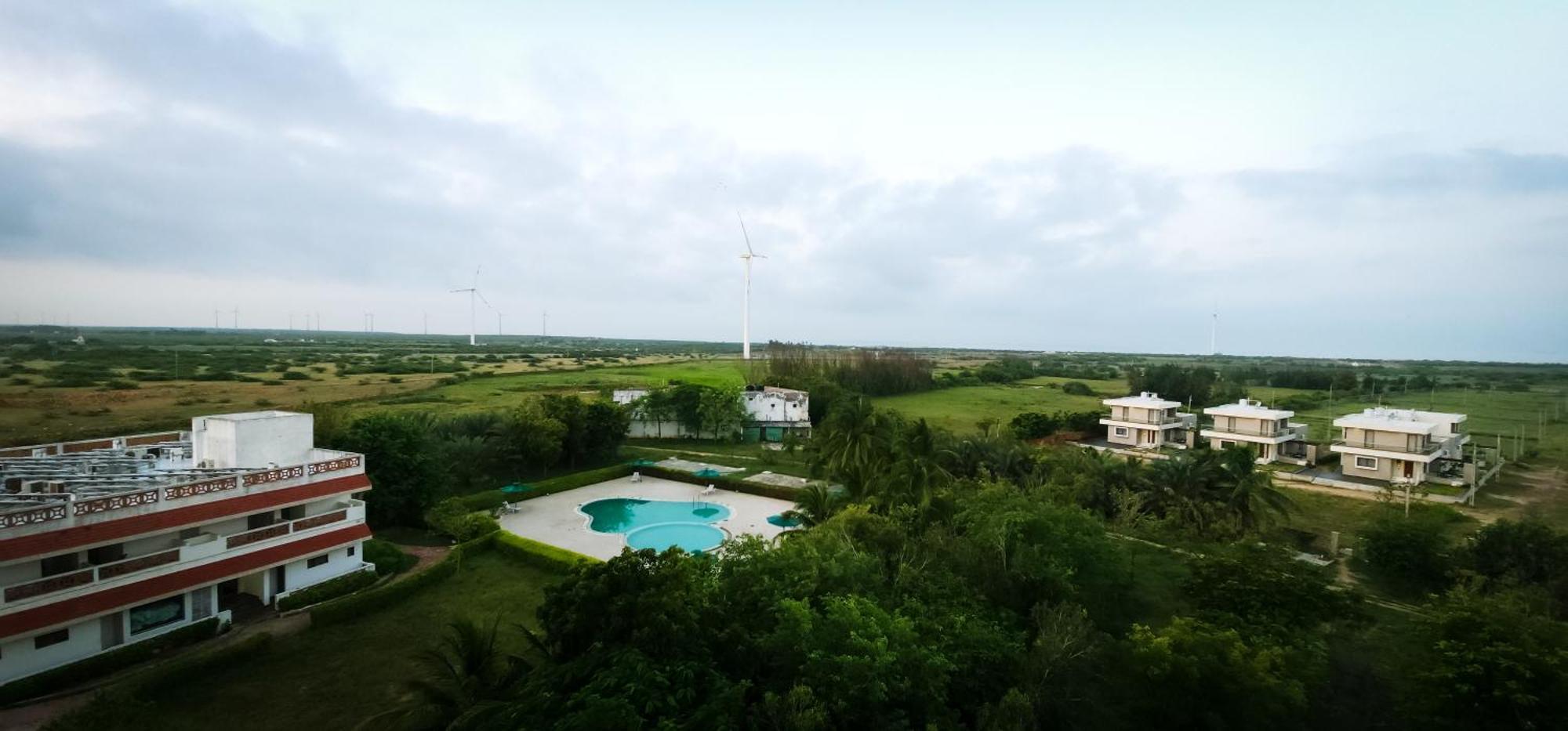 Goverdhan Greens Resort Dwarka L Hotels In Dwarka Exterior photo